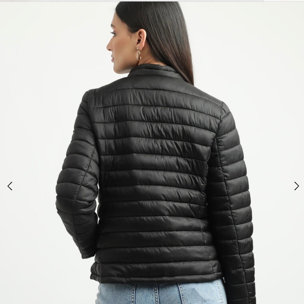 United Colors of Benetton~Black Lightweight Down Puffer Jacket ~ Size Small